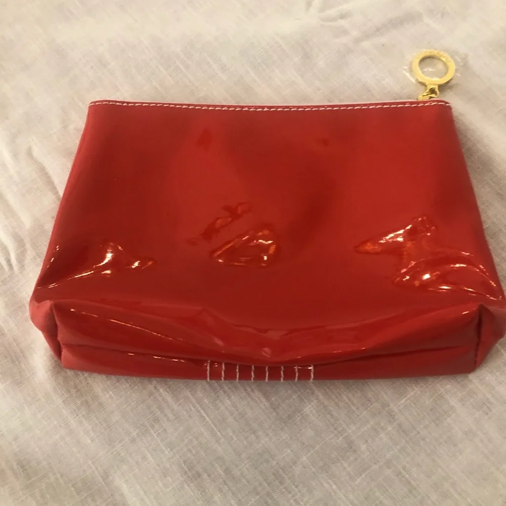 🌞 Estee Lauder zip up shiny red patent leather make up travel bag